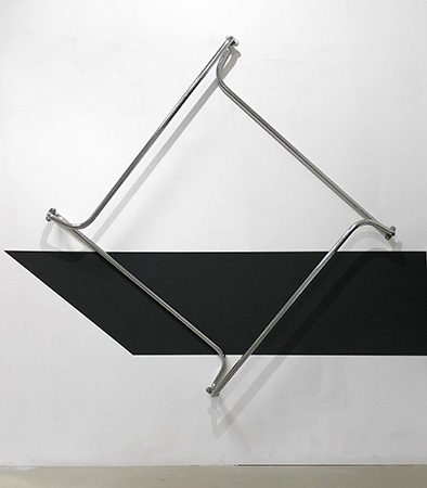 Haltung 2010, Stahl verchromt, 163x163x15 cm